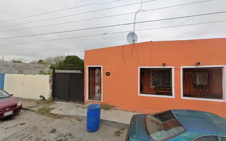 Fotografia tomada fuera de Farmacia de la Garza - Pharmacy en Salinas Victoria, N.L.