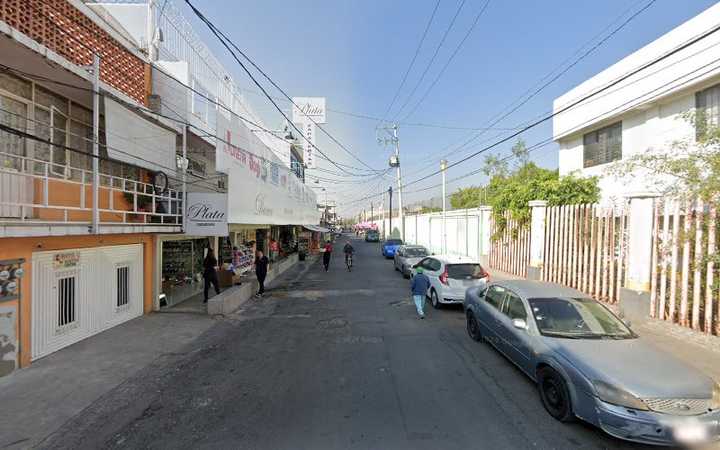 Fotografia tomada fuera de Quiropractico Y Naturista - Farmacia en Cdad. Nezahualcóyotl, Edomex.