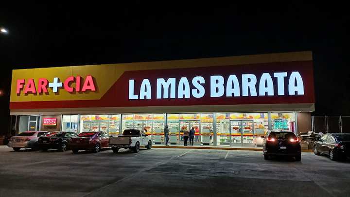 Fotografia tomada fuera de Farmacia La Más Barata - Farmacia en Mexicali, B.C.