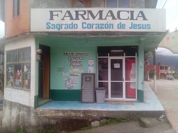 Fotografia tomada fuera de Farmacia Sagrado Corazón - Farmacia en San Bartolo Tutotepec, Hgo.