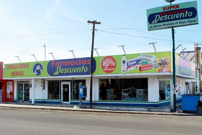 Fotografia tomada fuera de Farmacia de Descuento Suc. Centro - Farmacia en Puerto Peñasco, Son.