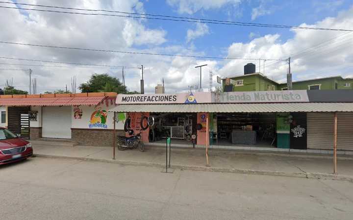 Fotografia tomada fuera de Tienda Naturista - Comercio en Estación Manuel, Tamps.