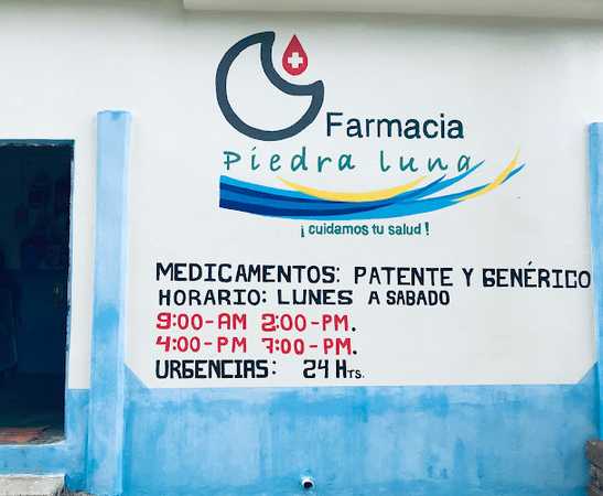 Fotografia tomada fuera de Farmacia Piedra Luna cuidamos tu salud - Farmacia en San Miguel Chimalapa, Oax.