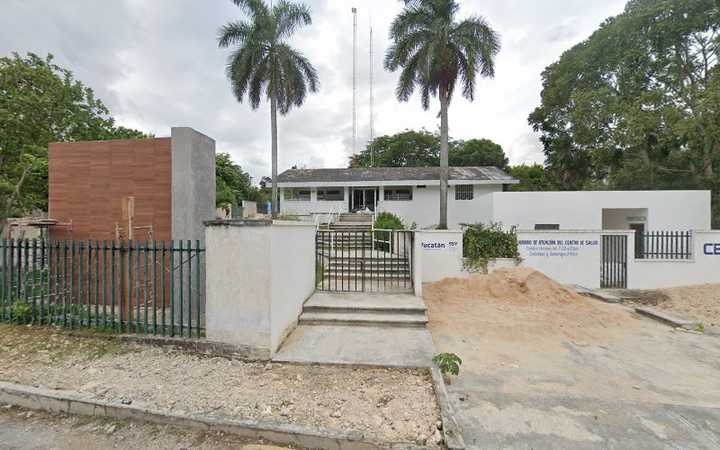 Fotografia tomada fuera de Centro de Salud de Sucila - Centro de salud comunitario en Sucilá, Yuc.