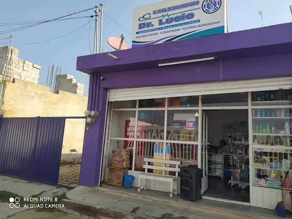 Fotografia tomada fuera de Clínica Médica Dr. Lucio - Farmacia en Cuyoaco, Pue.