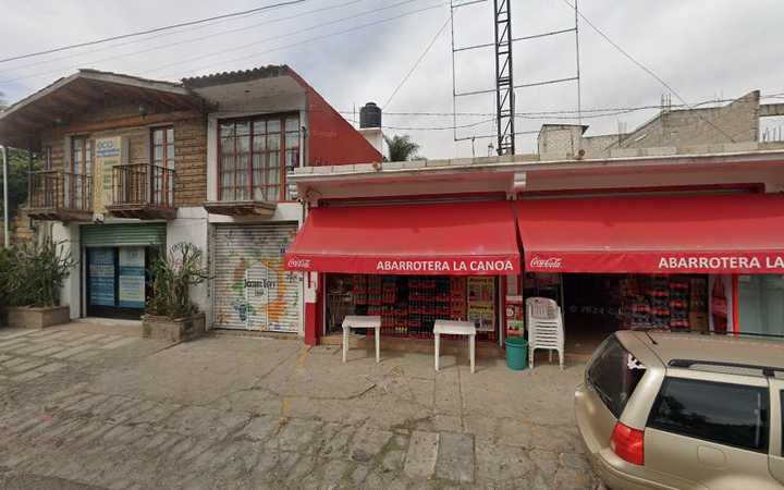 Fotografia tomada fuera de Farmacia ELY. - Oficina médica en Ocuituco, Mor.