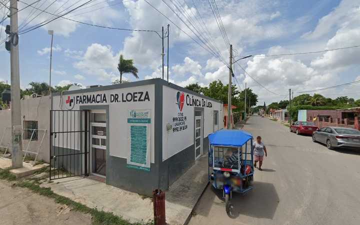 Fotografia tomada fuera de Consultorio médico del Dr. Agustin - Oficina médica en Tixpéhual, Yuc.