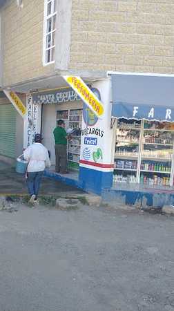 Fotografia tomada fuera de Farmacia Anáhuac - Farmacia en Cocotitlán, Edomex.