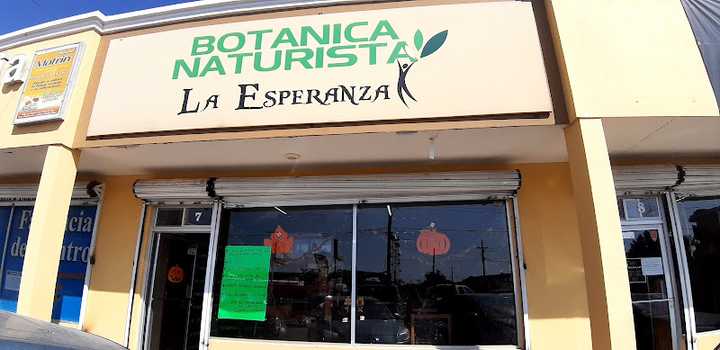 Fotografia tomada fuera de Botanica naturista La Esperanza - Tienda de artículos para el hogar en Nuevo Casas Grandes, Chih.