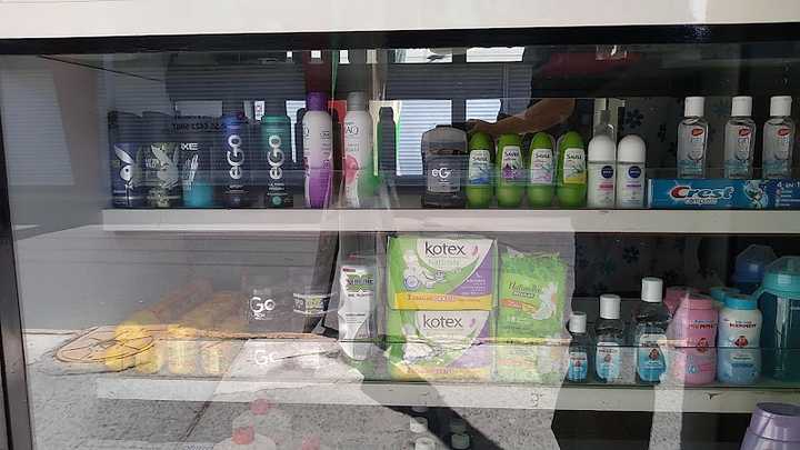Fotografia tomada fuera de Farmacia Naturista y Genéricos - Farmacia en Cdad. Nezahualcóyotl, Edomex.