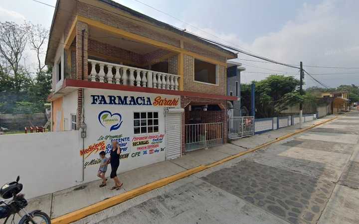 Fotografia tomada fuera de FARMACIA Sarahi - Farmacia en Tantima, Ver.