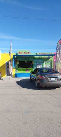 Fotografia tomada fuera de JUGOS y LICUADOS ROX - Tienda naturista en San Luis Río Colorado, Son.