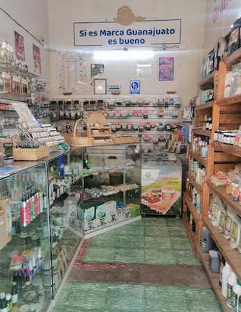 Fotografia tomada fuera de Botica Herbolaria Herbotica - Farmacia en Guanajuato, Gto.