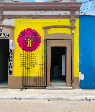 Fotografia tomada fuera de Vida y Salud - Tienda naturista en Santiago Ixcuintla, Nay.