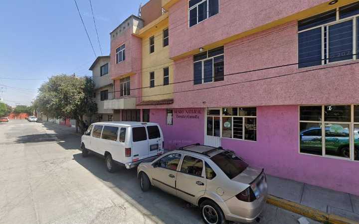 Fotografia tomada fuera de Mundo Natural Tienda y consulta - Comercio en Capultitlán, Edomex.
